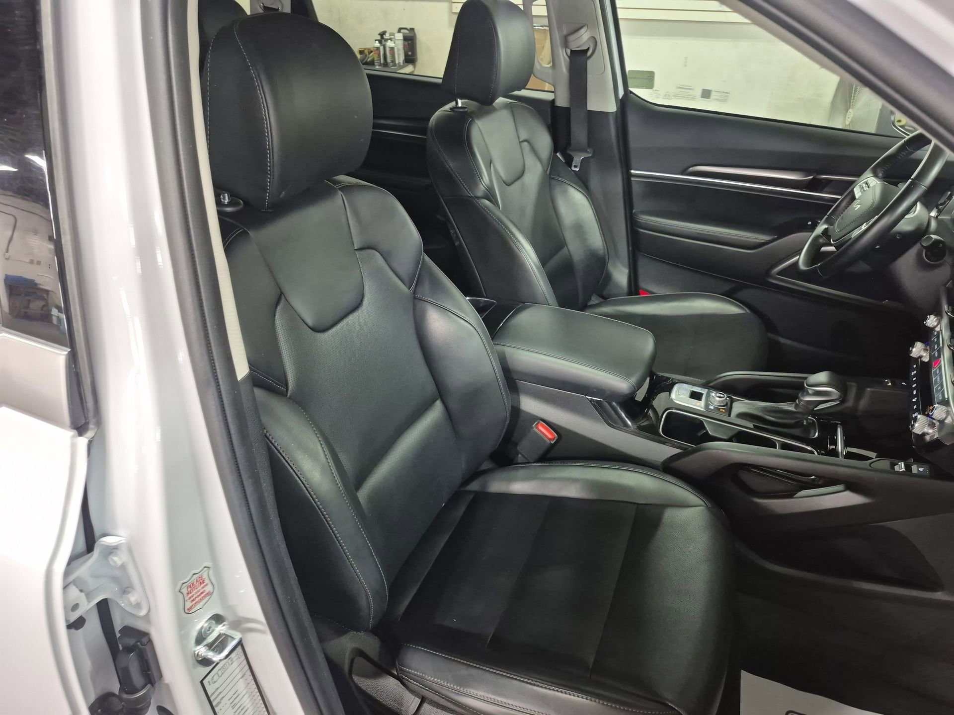 Used 2025 Kia Telluride S AWD/4WD image 28