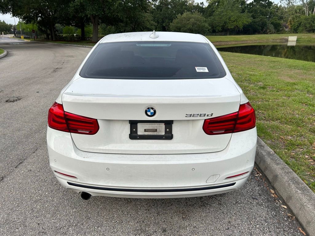 Used 2018 BMW 328d Sedan w/ Convenience Package RWD image 5