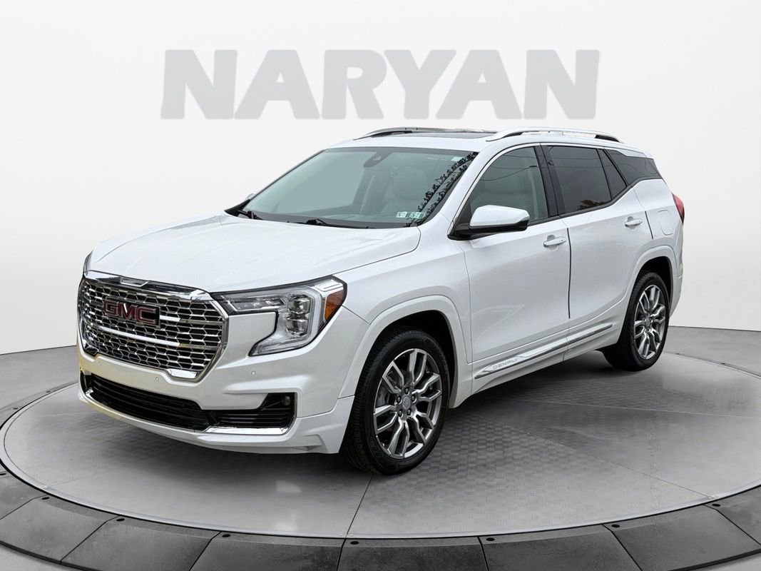 Used 2022 GMC Terrain Denali w/ LPO, Floor Liner Package image 4