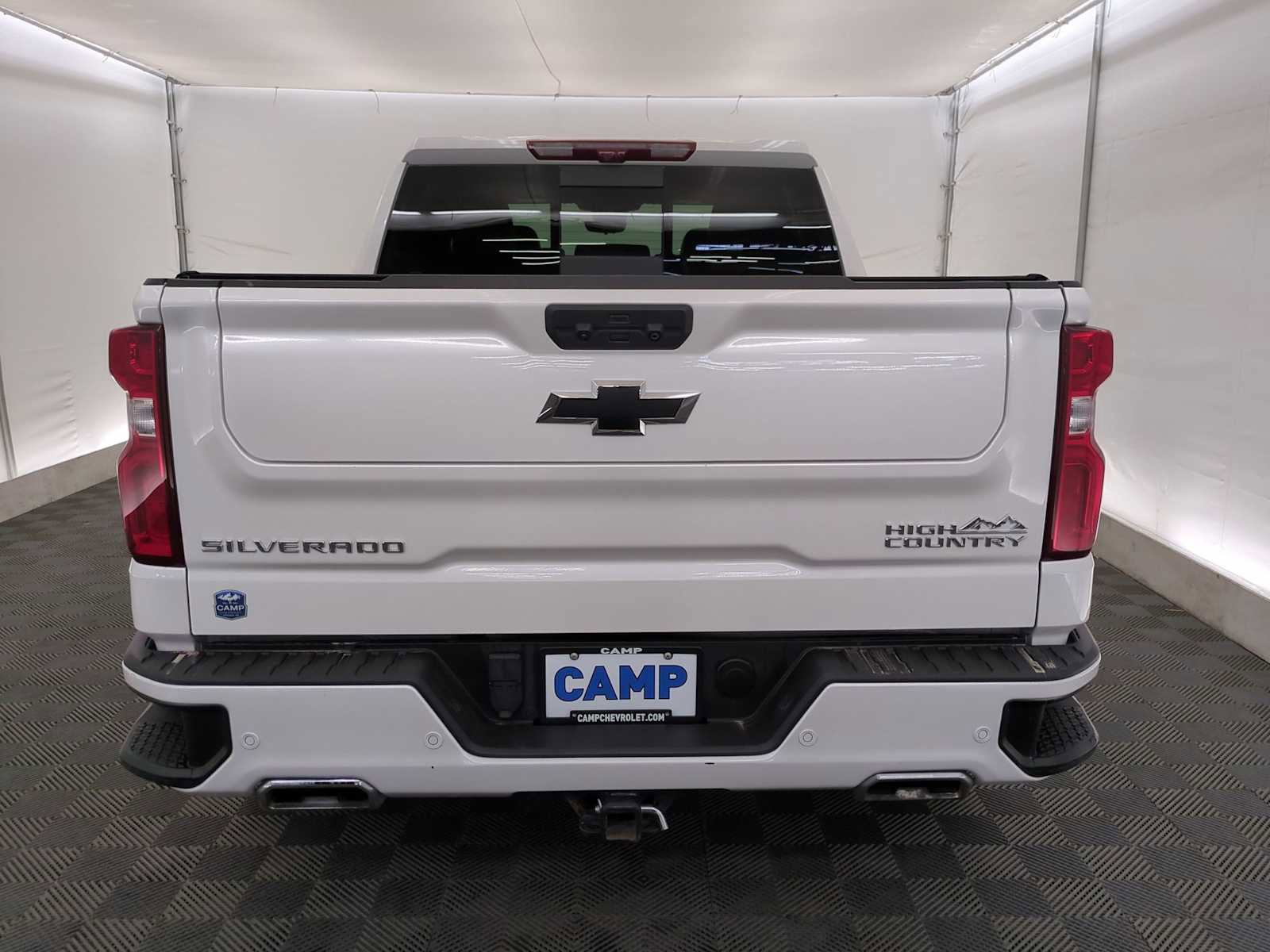 Used 2024 Chevrolet Silverado 1500 High Country w/ High Country Premium Package AWD/4WD image 5
