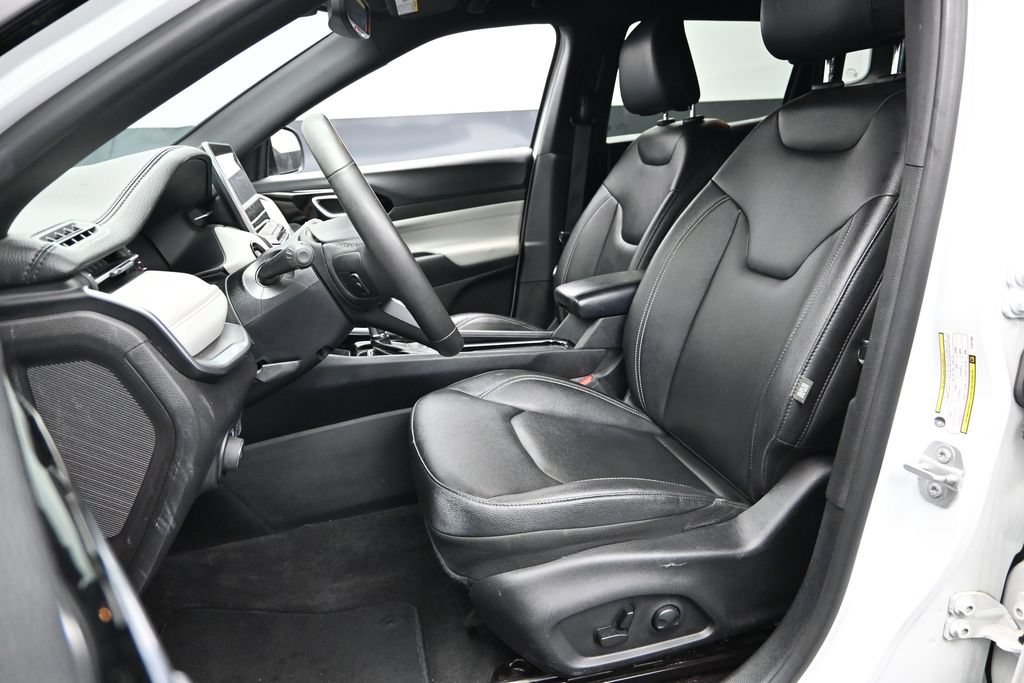Used 2025 Jeep Compass Limited AWD/4WD image 21