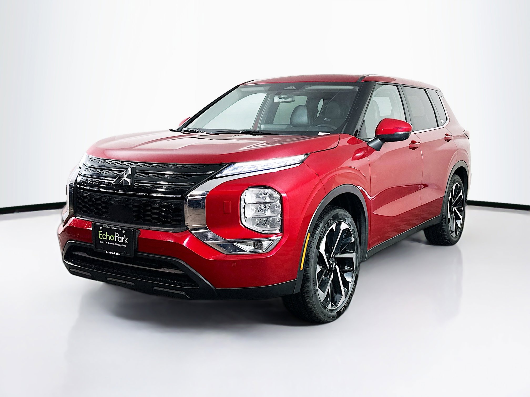 Used 2024 Mitsubishi Outlander SE image 3