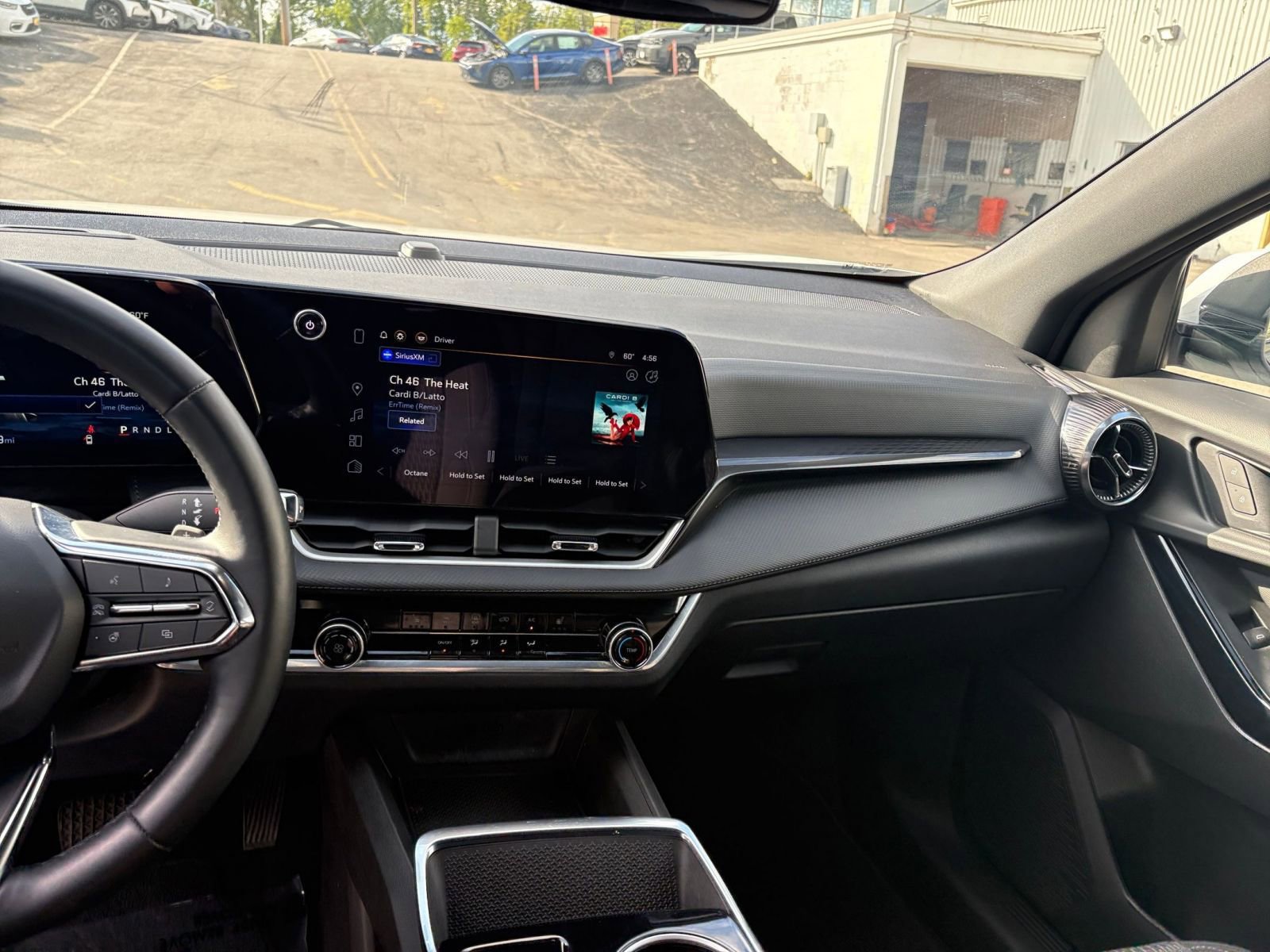 Used 2025 Chevrolet Equinox LT FWD image 17