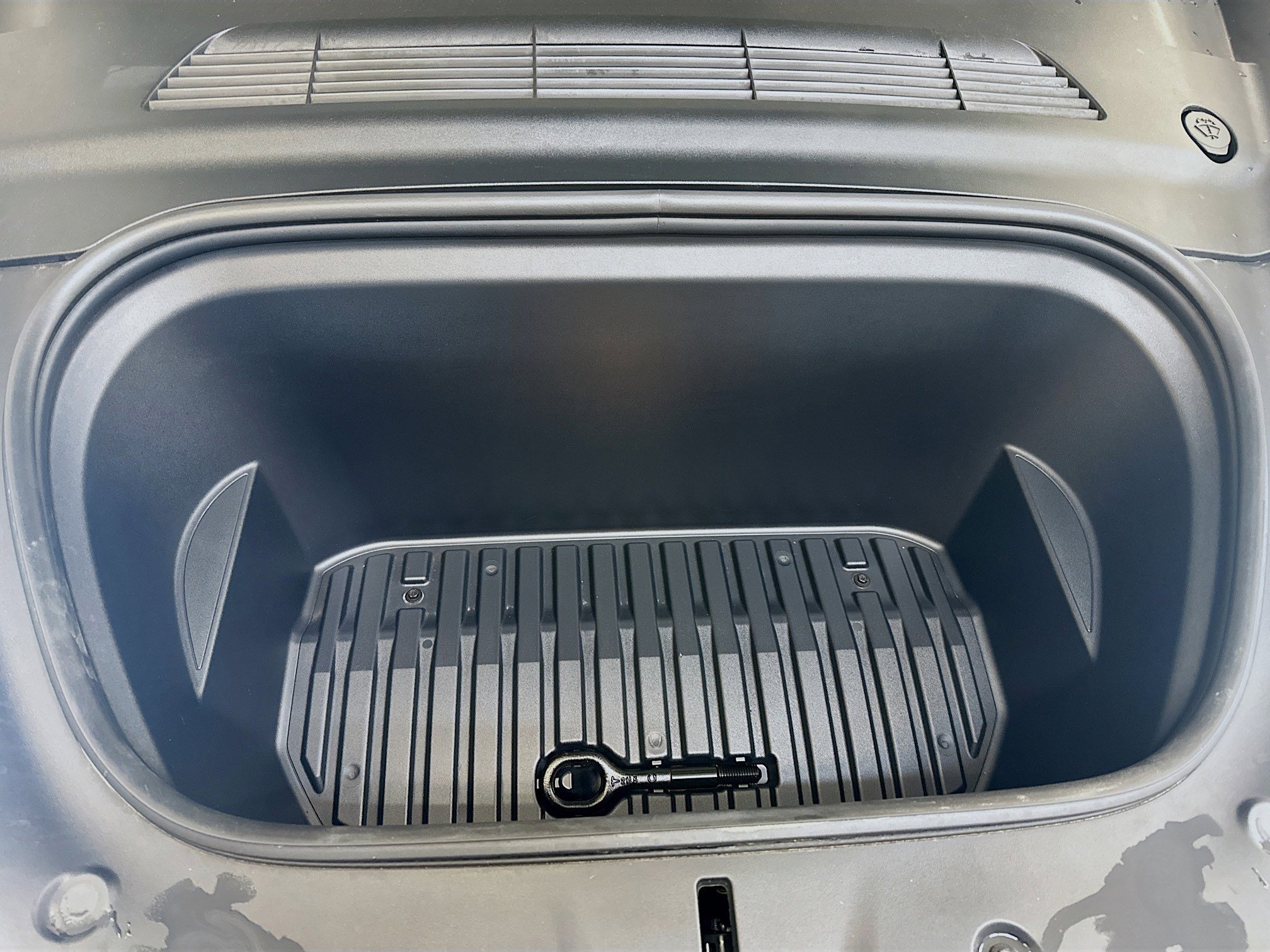 Used 2022 Tesla Model Y Long Range image 36