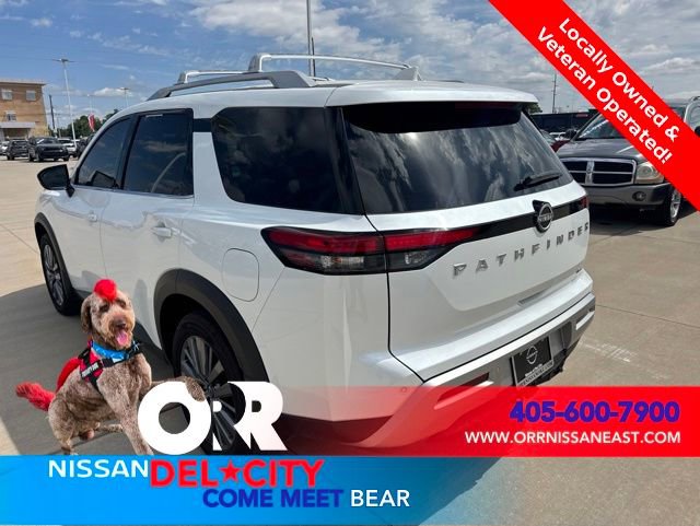 Certified 2025 Nissan Pathfinder SL w/ SL Premium Package FWD image 3