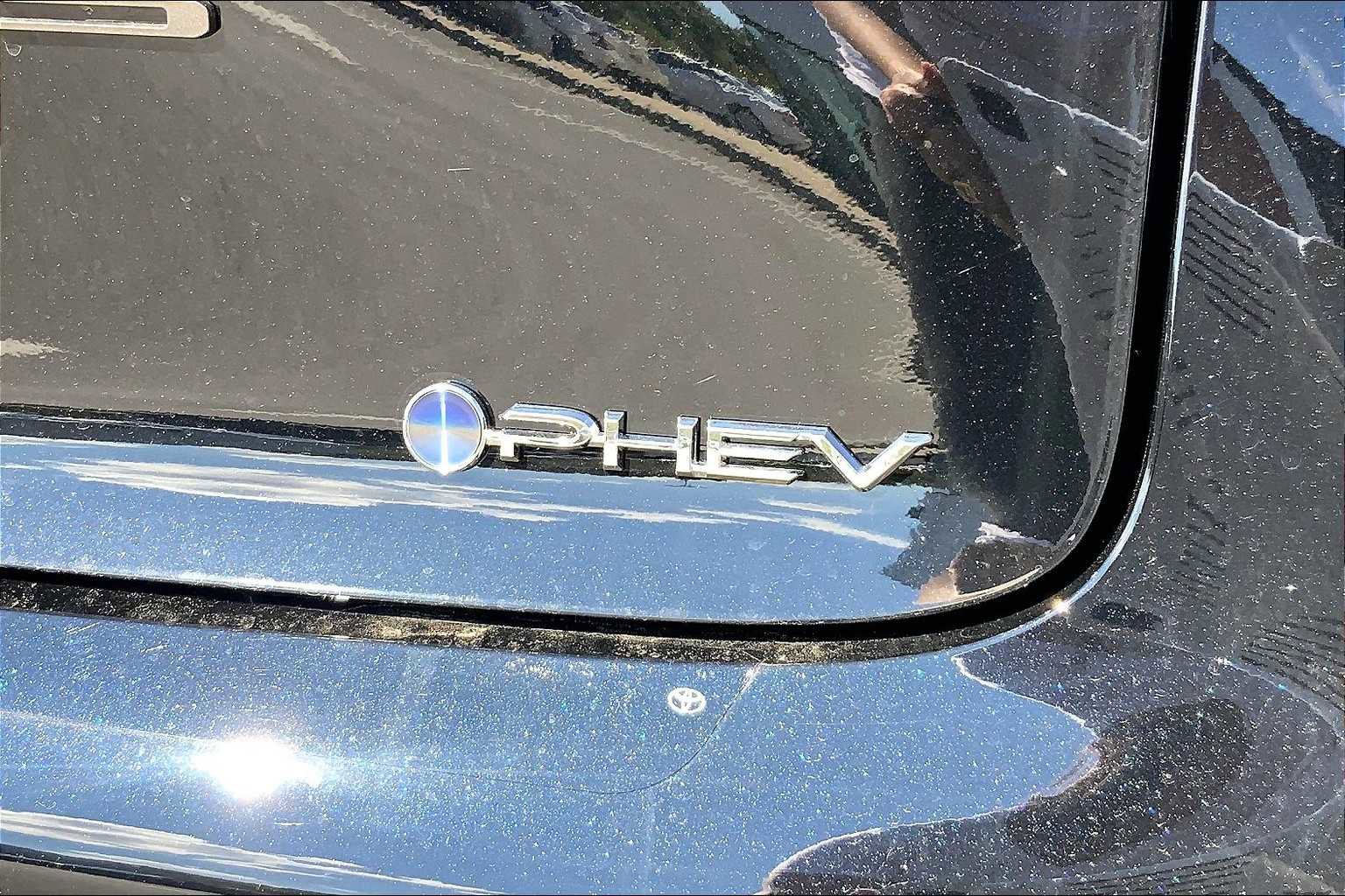 New 2026 Toyota Prius Plug-In Hybrid image 12