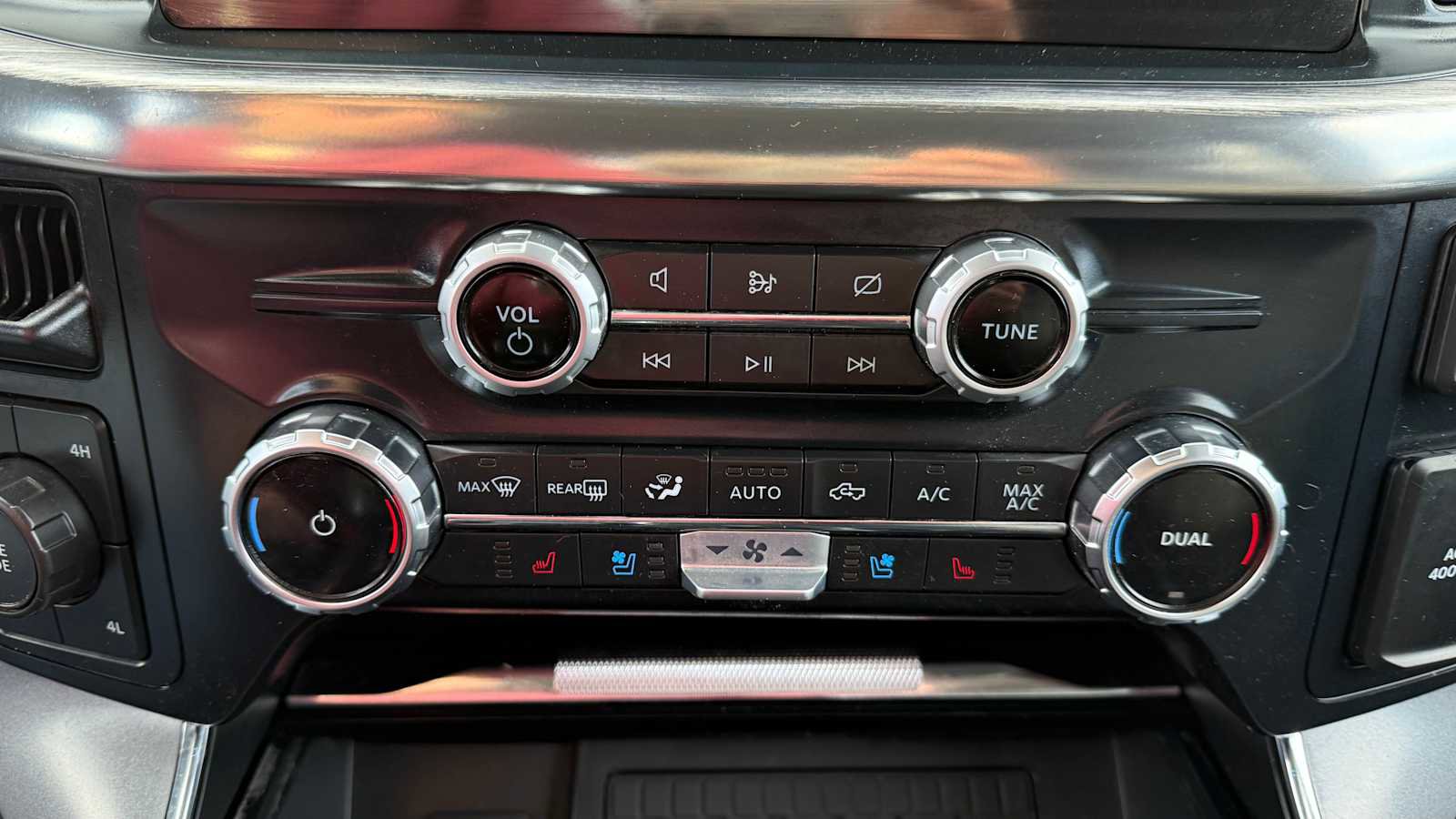 Used 2023 Ford F150 Lariat w/ Equipment Group 502A High image 24
