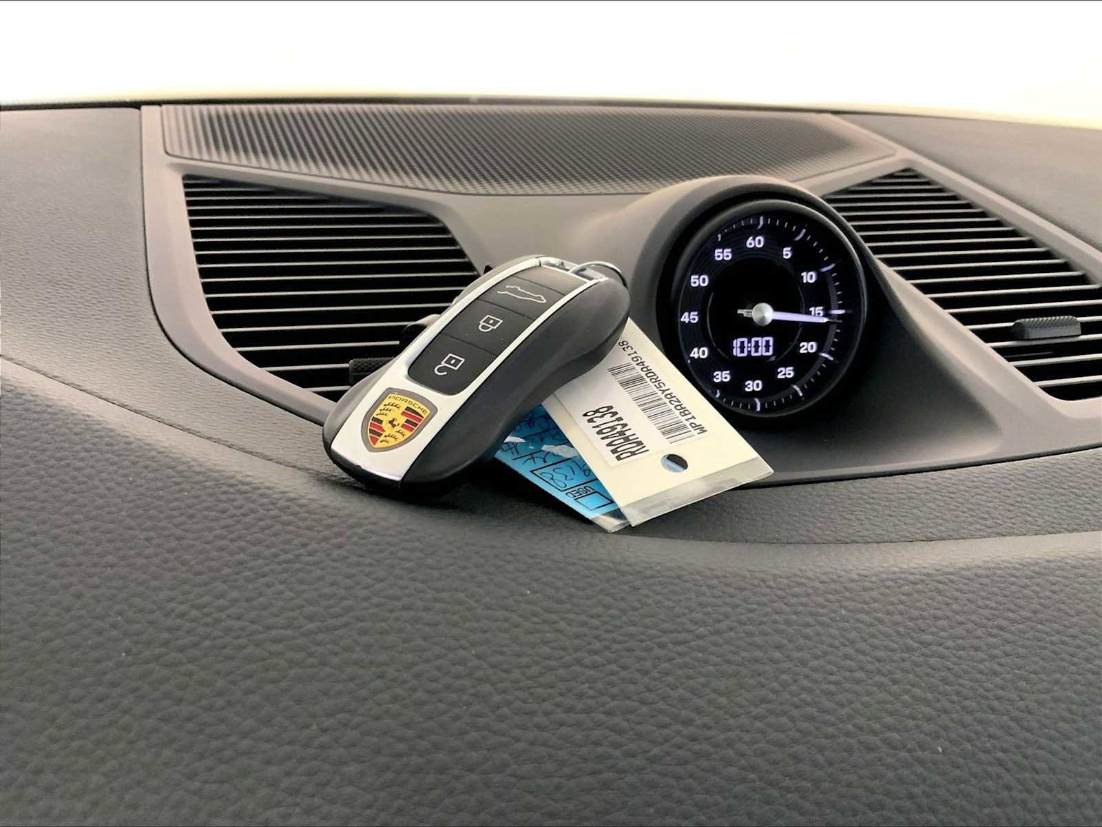 Certified 2024 Porsche Cayenne Coupe image 21