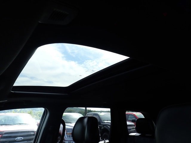 Used 2017 Jeep Grand Cherokee Limited image 23