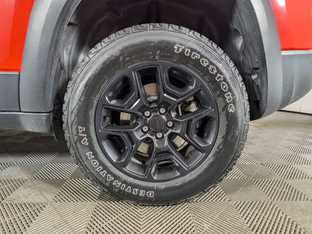 Certified 2021 Jeep Cherokee Trailhawk w/ Premium Leather Package AWD/4WD image 13