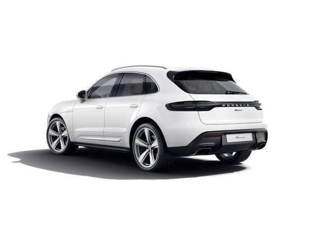 Used 2025 Porsche Macan image 35