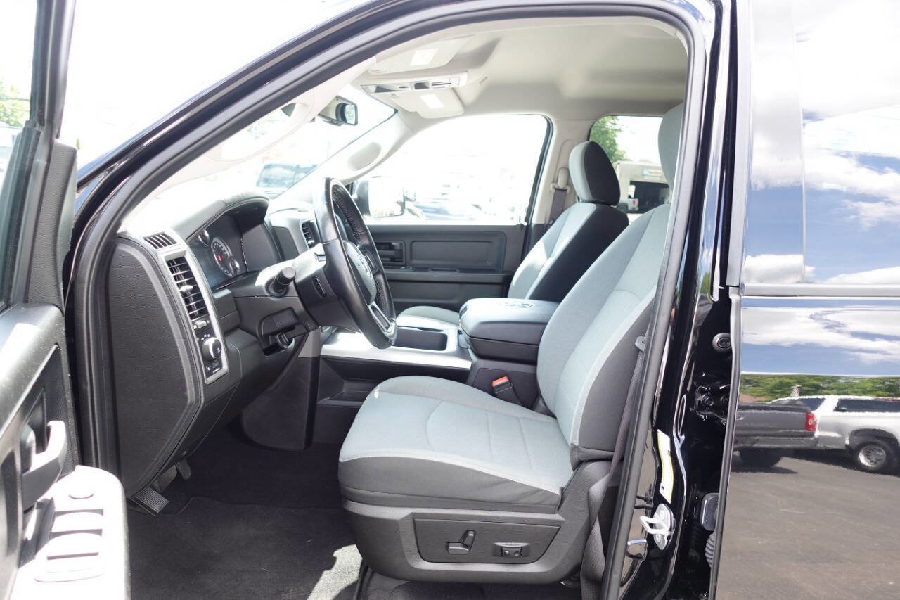 Used 2022 RAM 1500 Express w/ Wheel & Sound Group AWD/4WD image 17