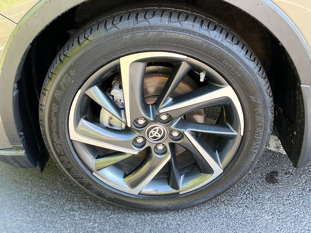 Used 2021 Toyota C-HR Limited FWD image 23