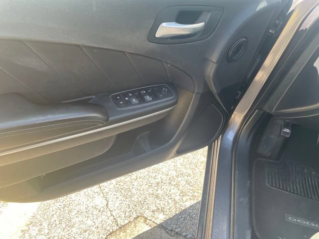 Used 2017 Dodge Charger SXT RWD image 22