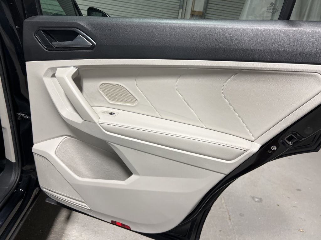 Used 2024 Volkswagen Tiguan SE R-Line image 12