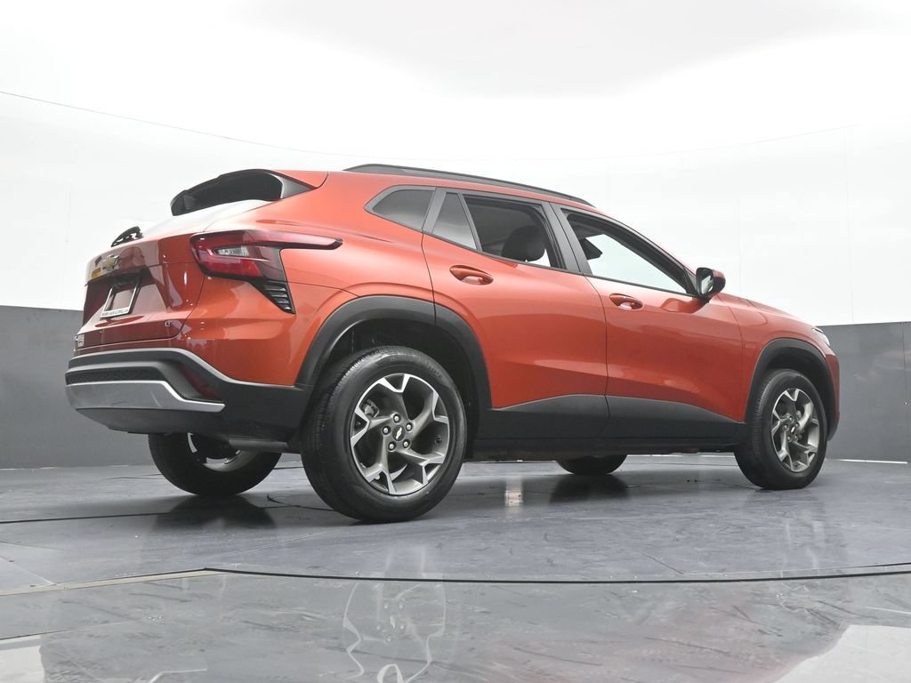 Used 2024 Chevrolet Trax LT w/ Driver Confidence Package FWD image 57
