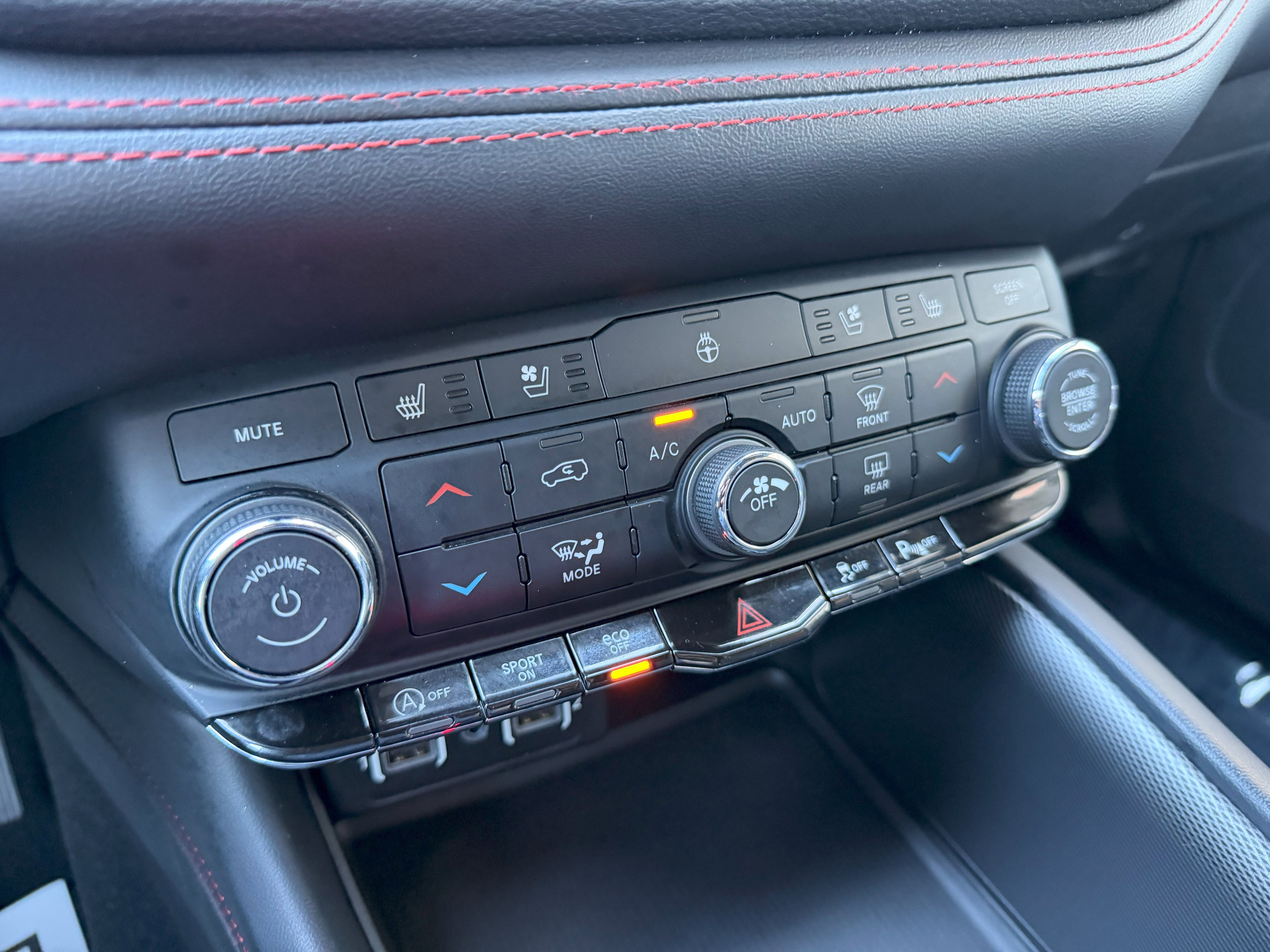 Used 2024 Dodge Durango GT image 14