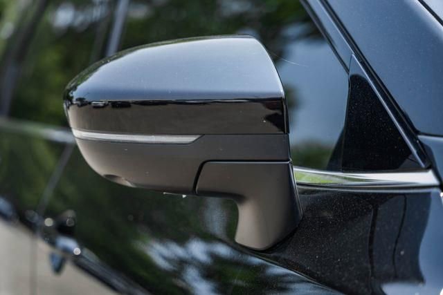 Used 2023 Nissan Pathfinder SL image 16