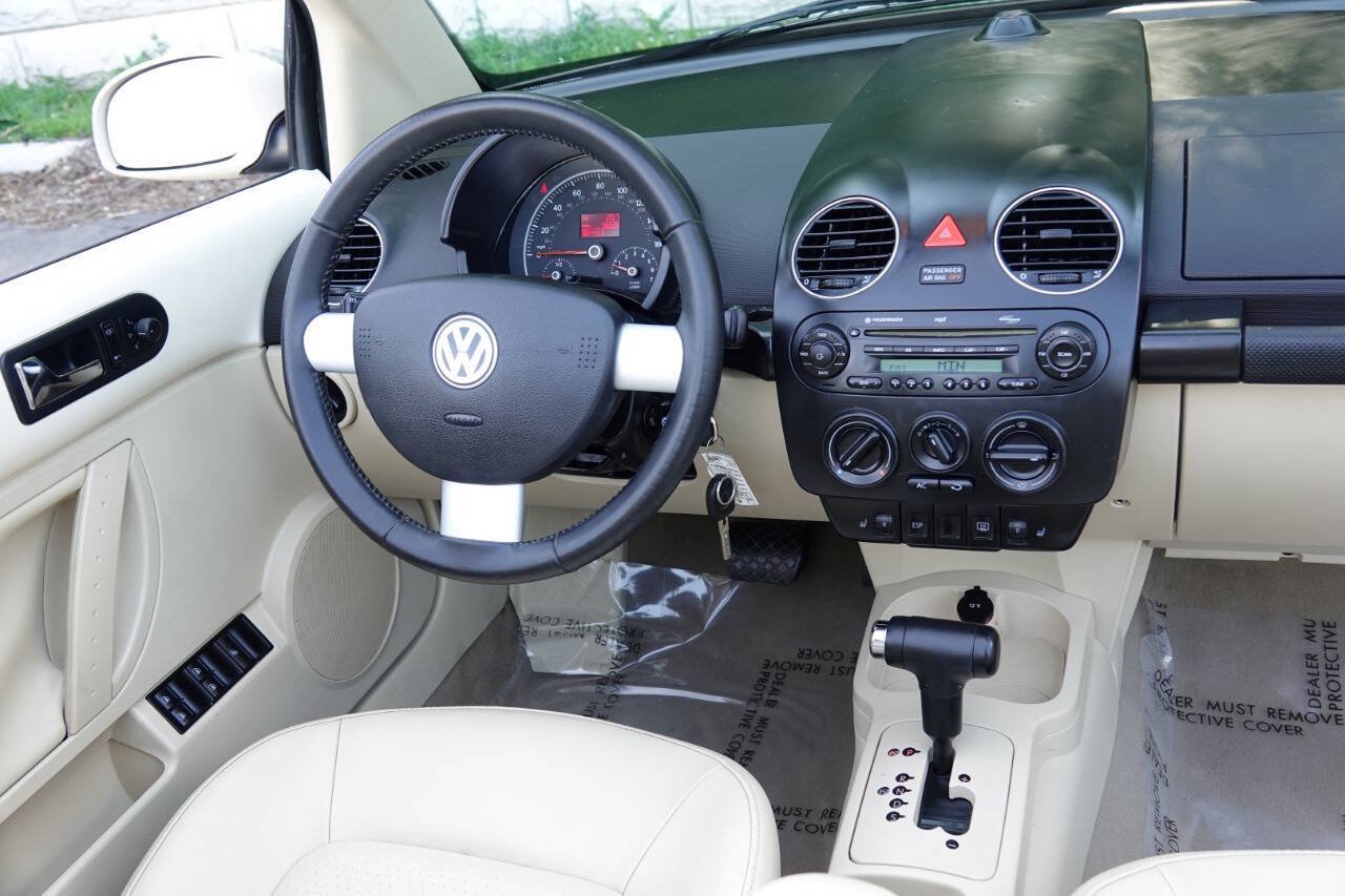 Used 2008 Volkswagen Beetle SE FWD image 65