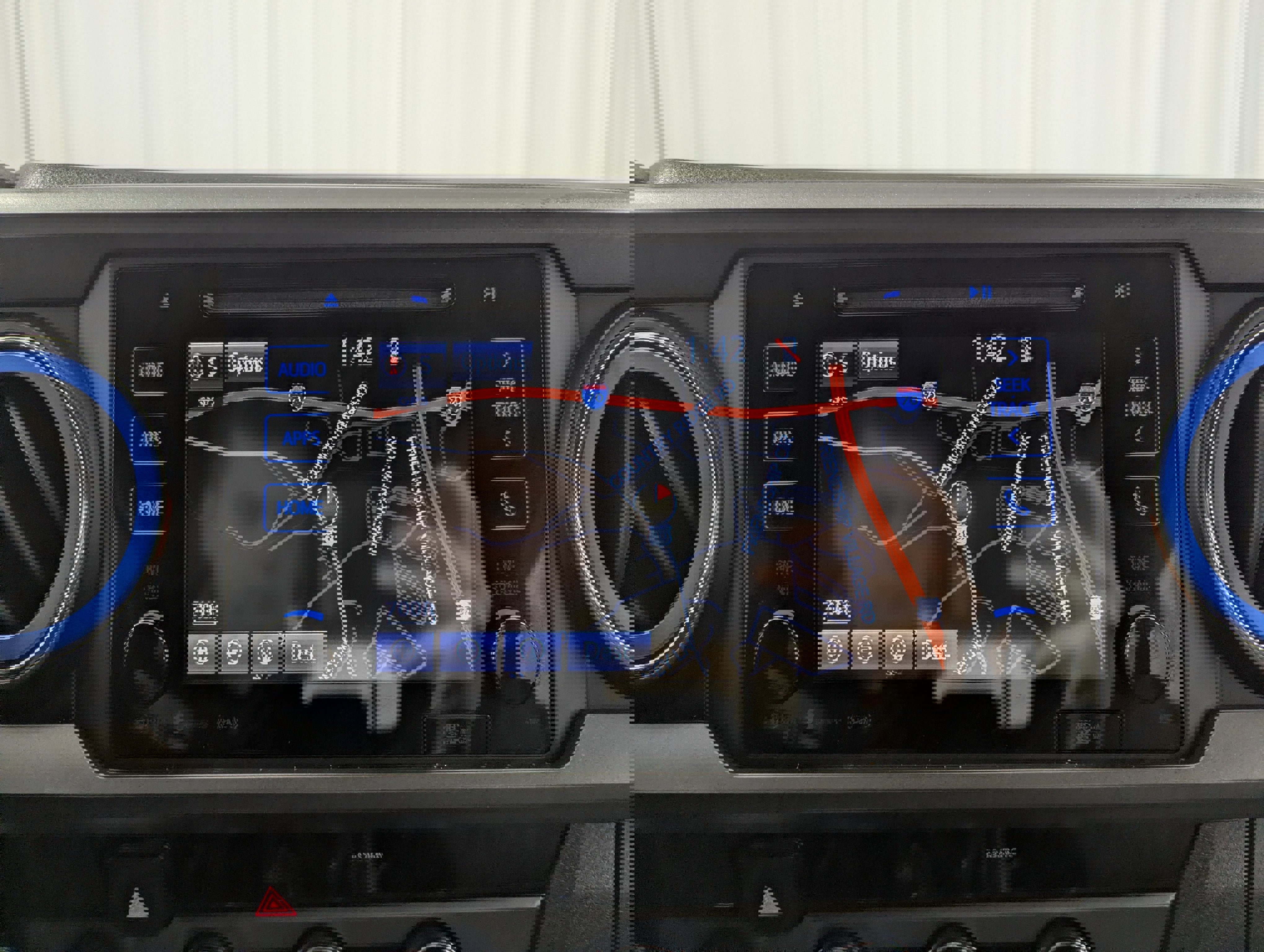 Used 2018 Toyota Tacoma SR image 22