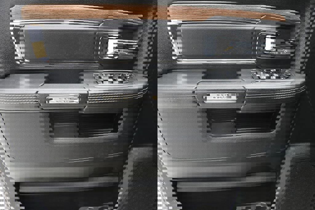 Used 2018 RAM 1500 Laramie w/ Convenience Group image 20