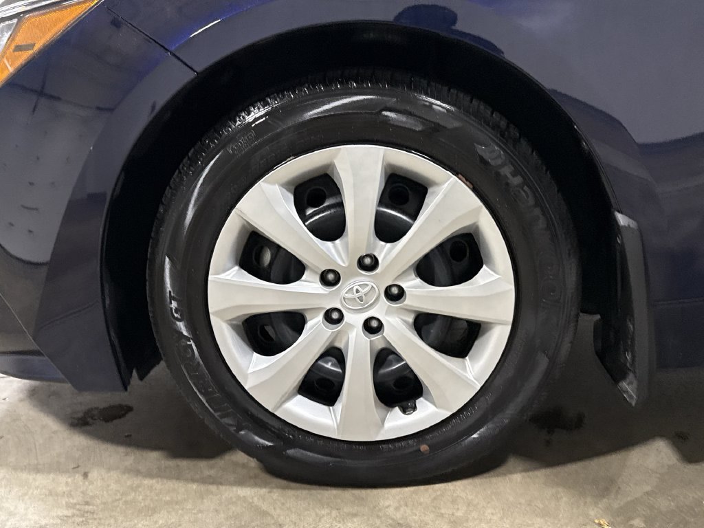 Used 2023 Toyota Corolla LE w/ Carpet Mat Package (TMS) FWD image 26
