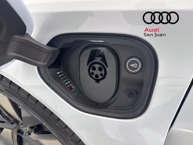 Used 2022 Audi RS e-tron GT w/ Carbon Performance Package AWD/4WD image 7