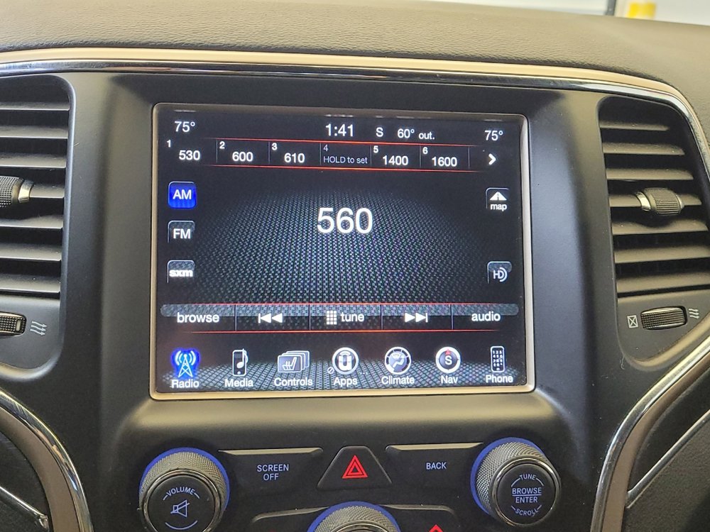 Used 2017 Jeep Grand Cherokee Limited image 25