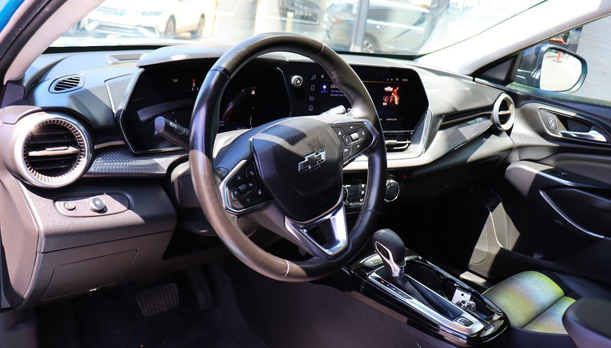 Used 2025 Chevrolet Trax ACTIV w/ Driver Confidence Package FWD image 38