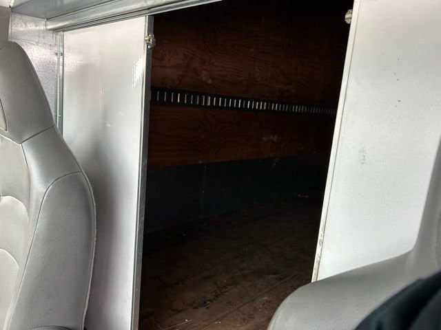 Used 2022 Ford E-450 and Econoline 450 Super Duty w/ Power Windows & Locks Group image 19