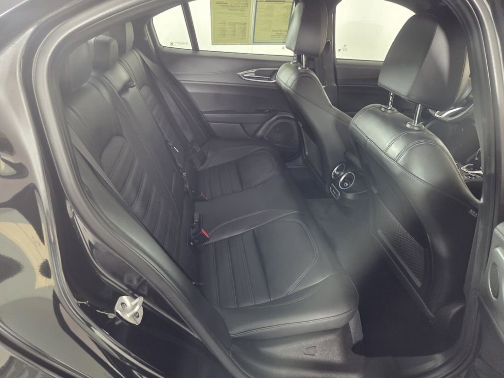 Used 2024 Alfa Romeo Giulia Veloce image 31