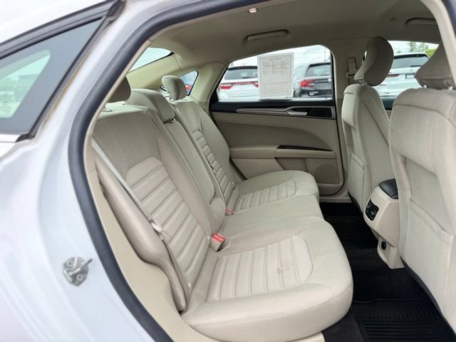 Used 2019 Ford Fusion SE FWD image 18