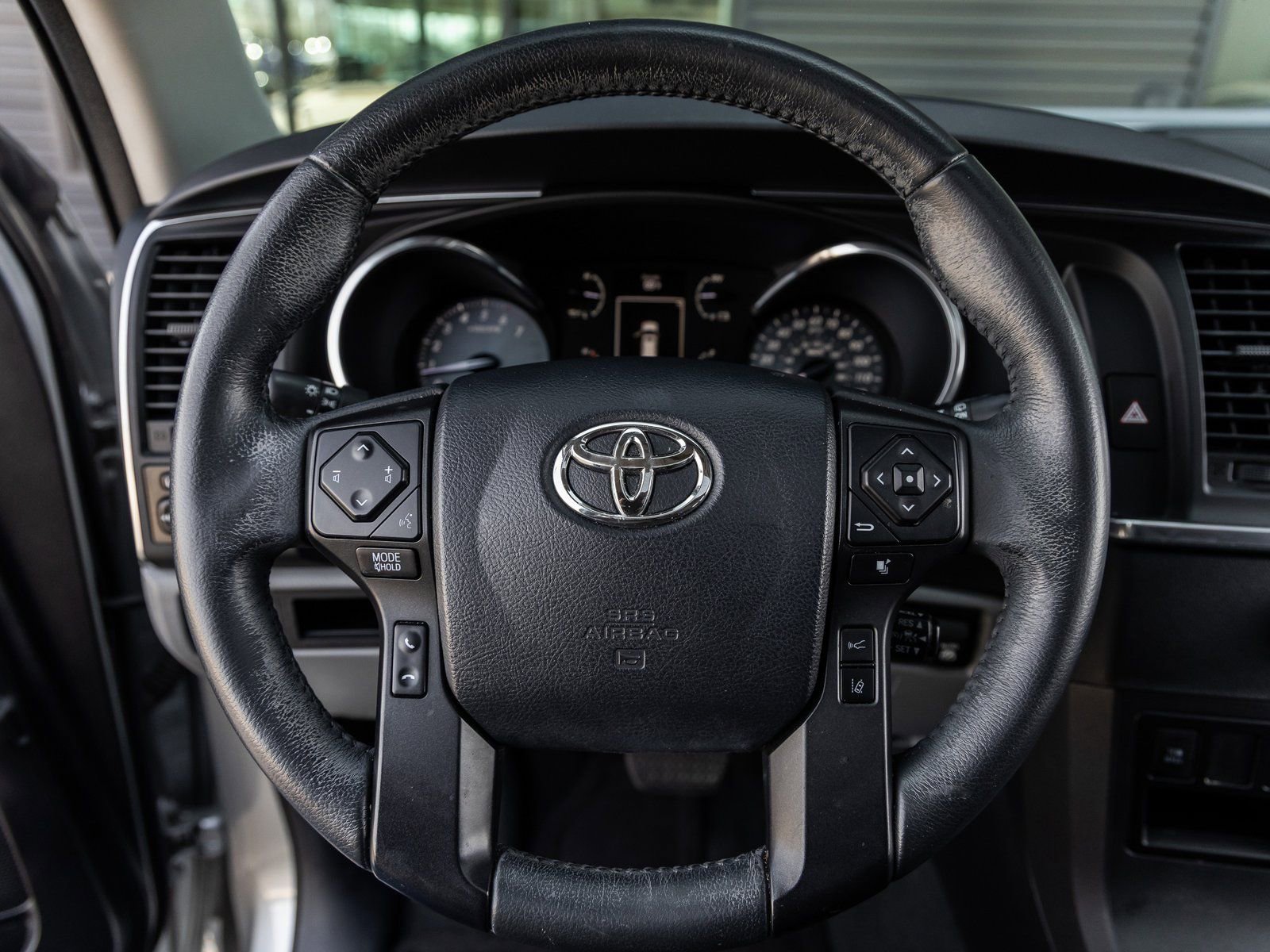 Used 2020 Toyota Sequoia SR5 image 28