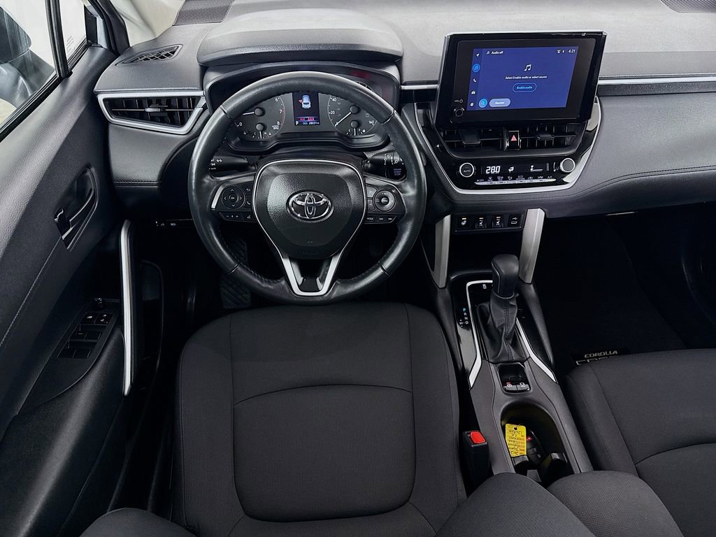 Used 2025 Toyota Corolla Cross LE AWD/4WD image 23