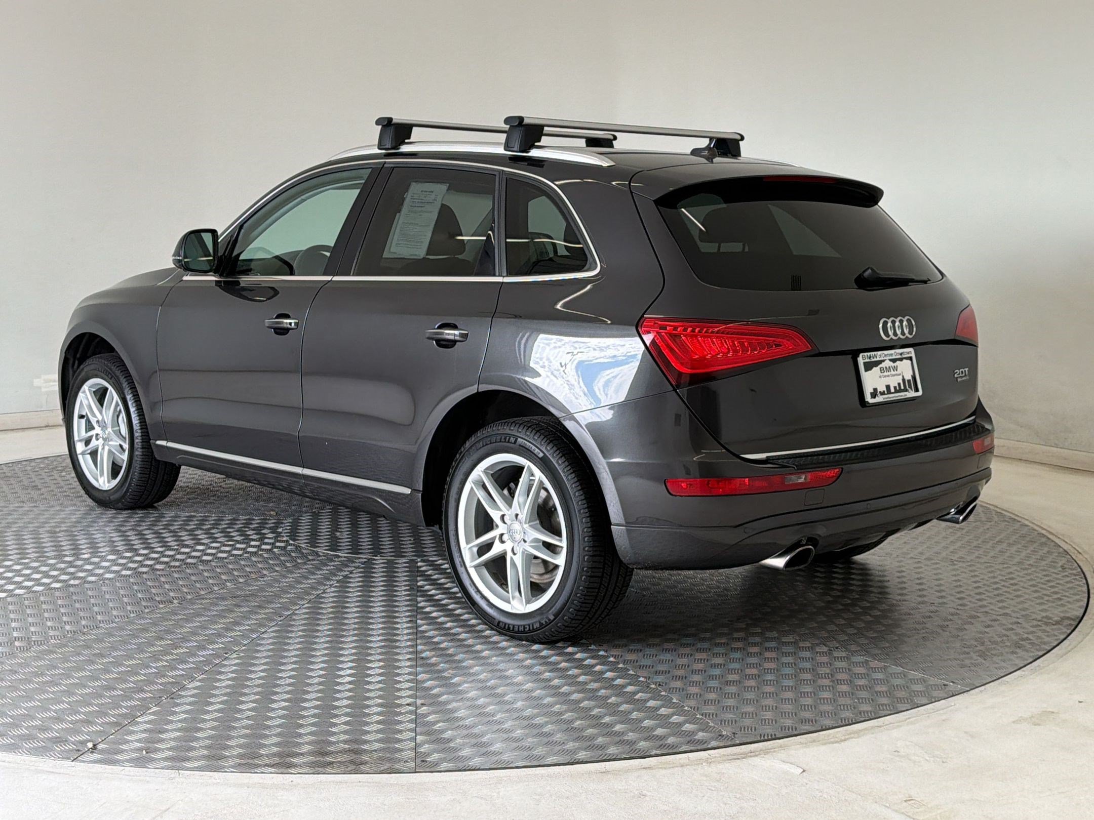 Used 2017 Audi Q5 2.0T Premium Plus w/ Technology Package AWD/4WD image 3