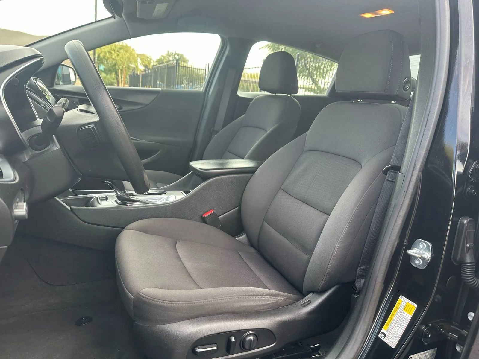 Used 2020 Chevrolet Malibu LT image 8