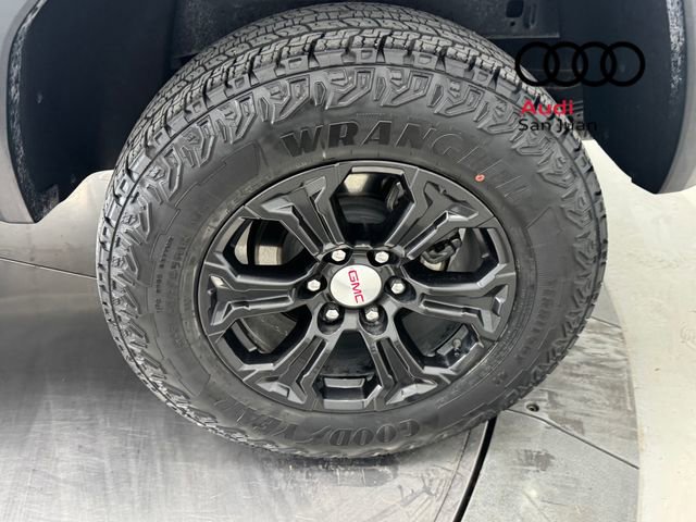 Used 2024 GMC Canyon Elevation w/ Elevation Premium Package AWD/4WD image 5