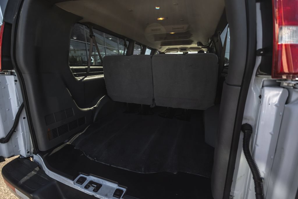 Used 2020 Chevrolet Express 3500 LT w/ LT Preferred Equipment Group RWD image 15