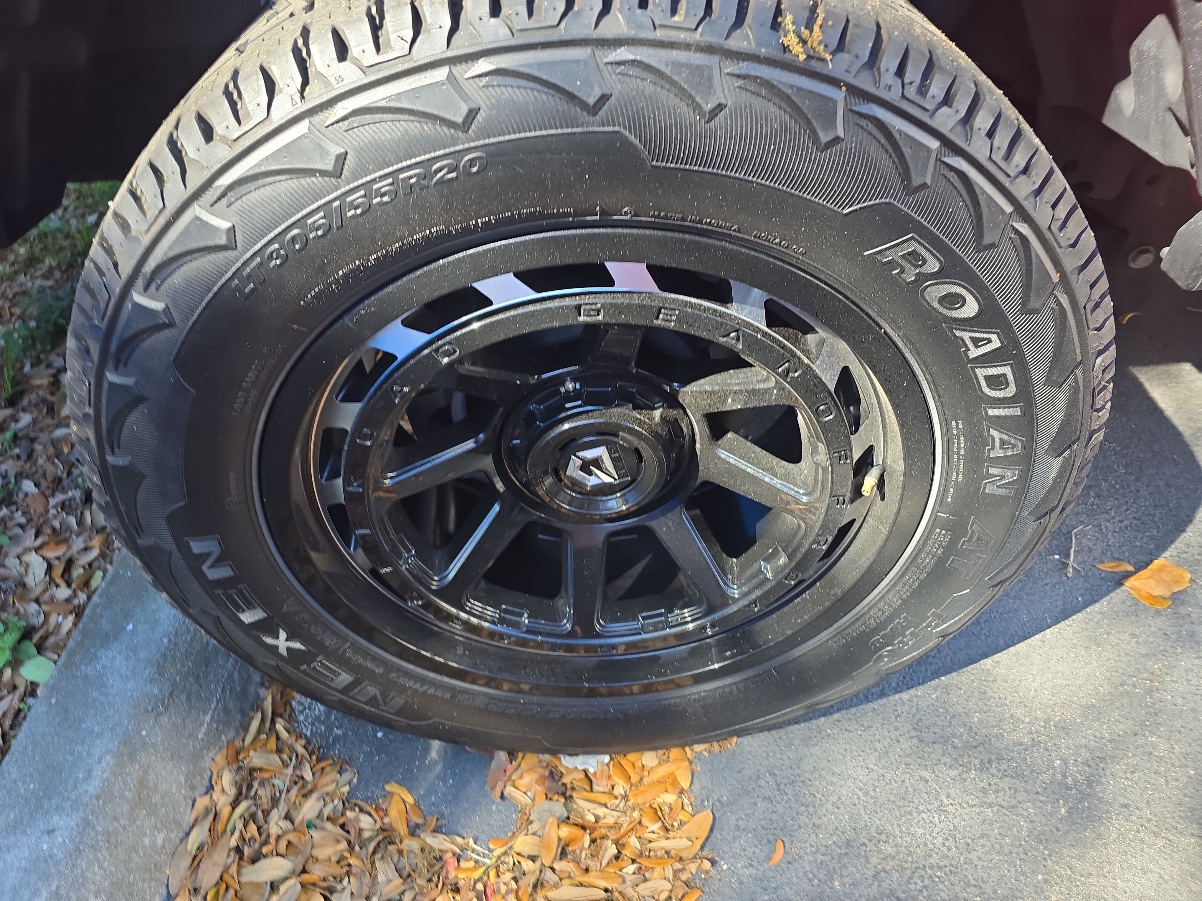 Used 2021 Jeep Gladiator Willys image 4