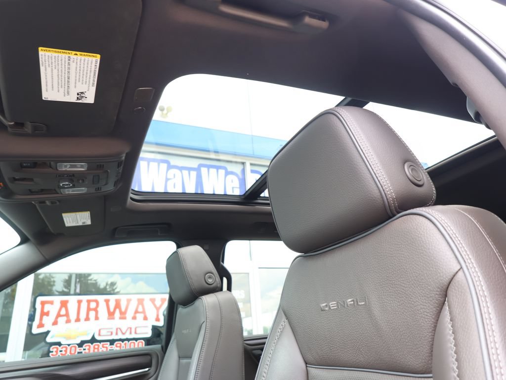 Used 2022 GMC Yukon Denali w/ Denali Premium Package AWD/4WD image 24