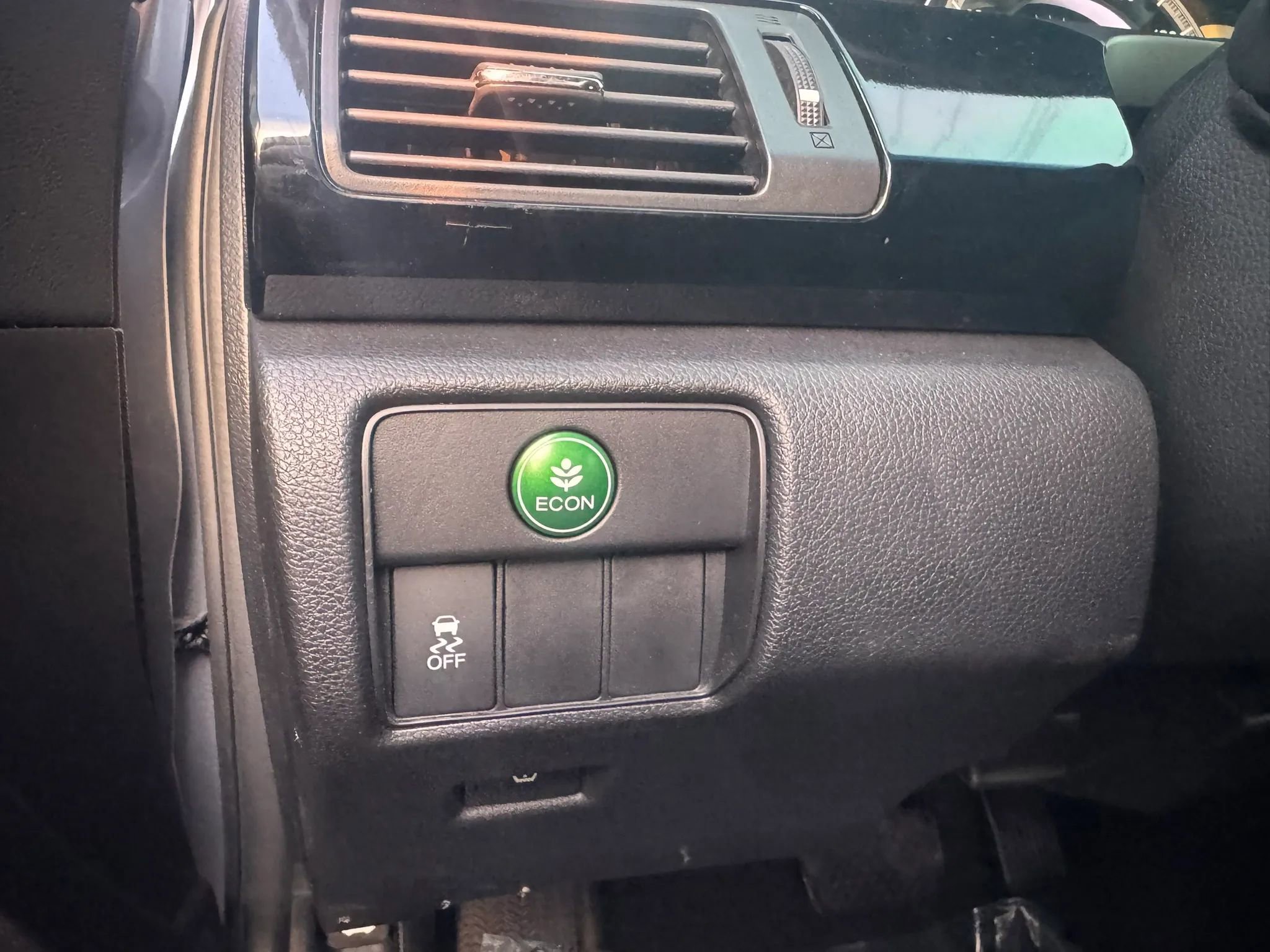 Used 2016 Honda Accord LX image 23