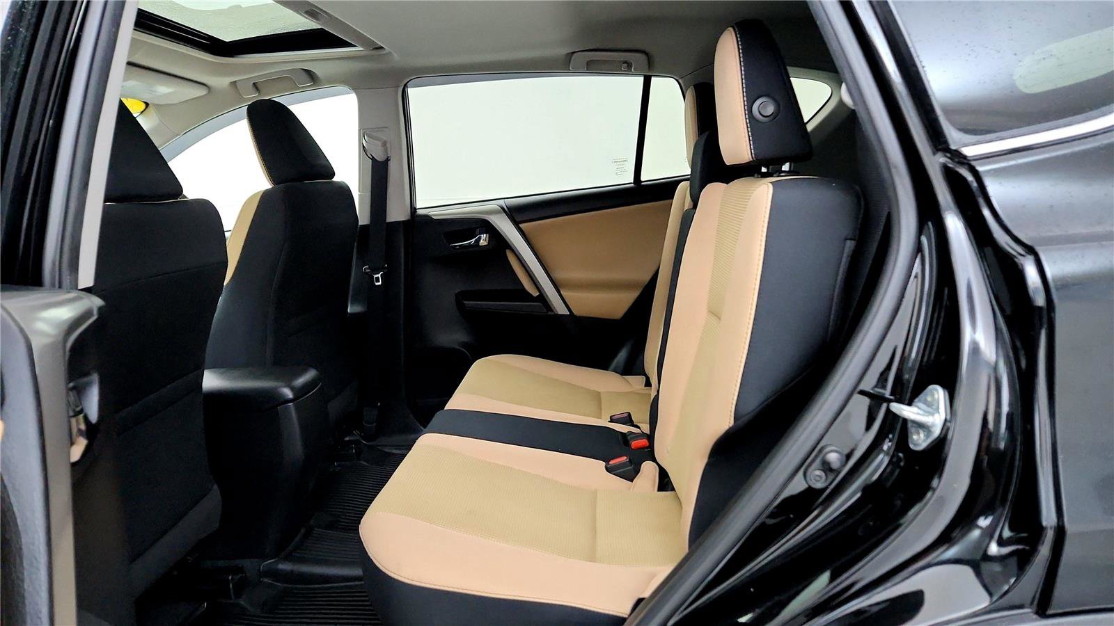 Used 2017 Toyota RAV4 XLE w/ Plus Extra Value Package image 21