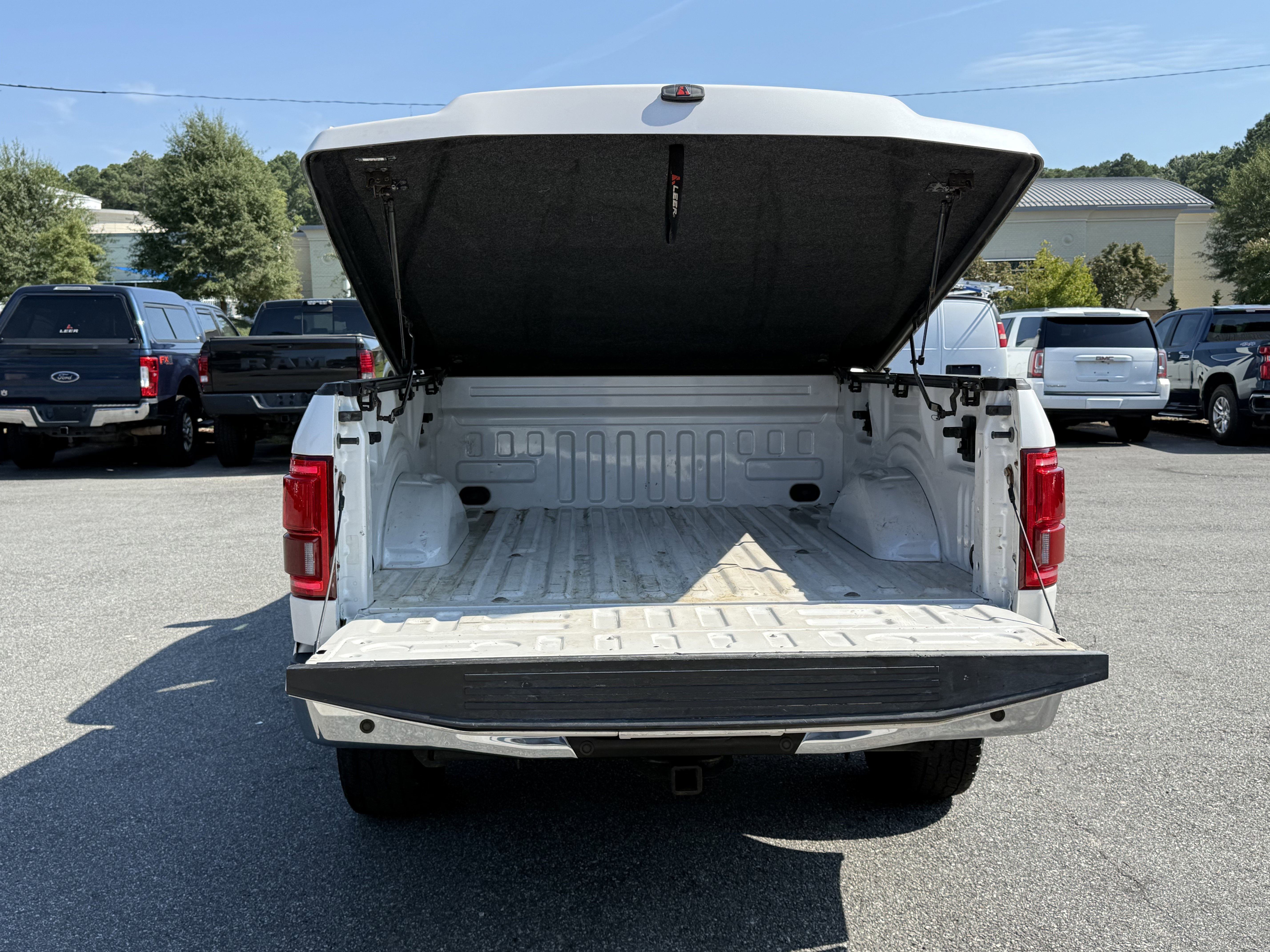 Used 2015 Ford F150 Lariat image 12