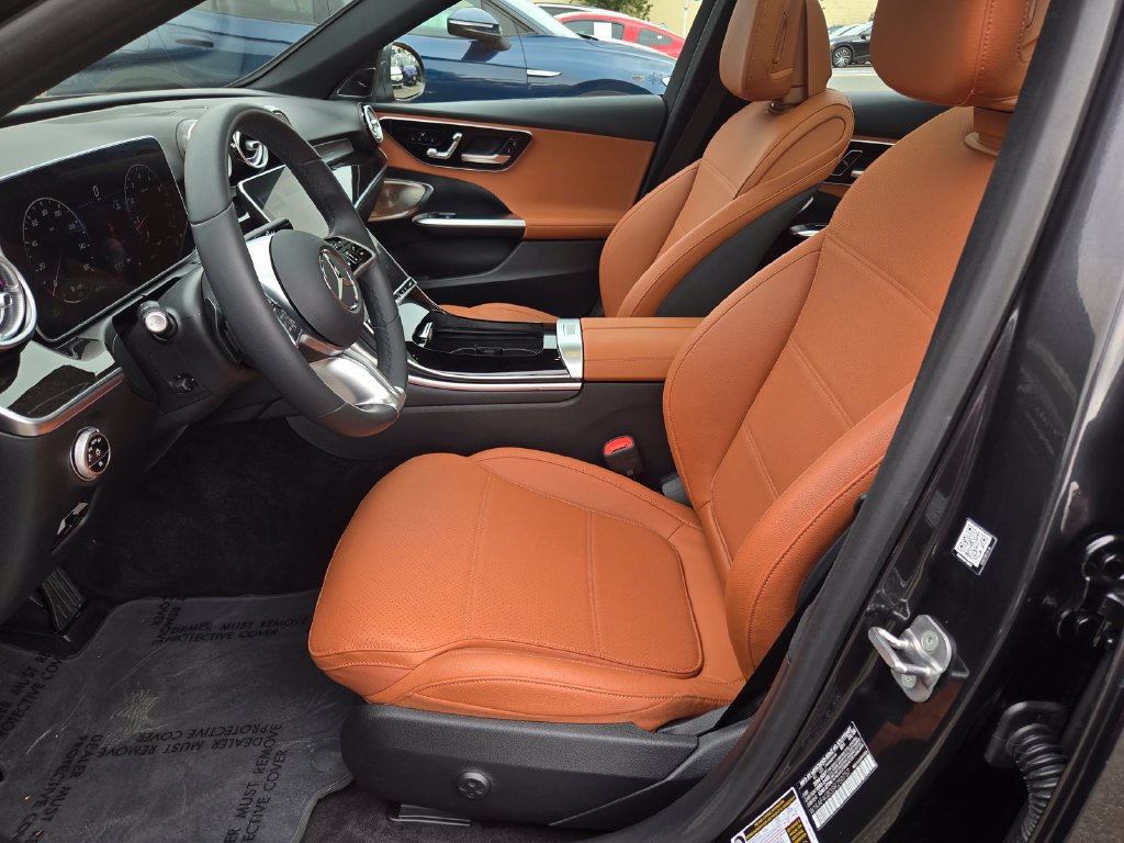 Used 2025 Mercedes-Benz C 300 Sedan image 19