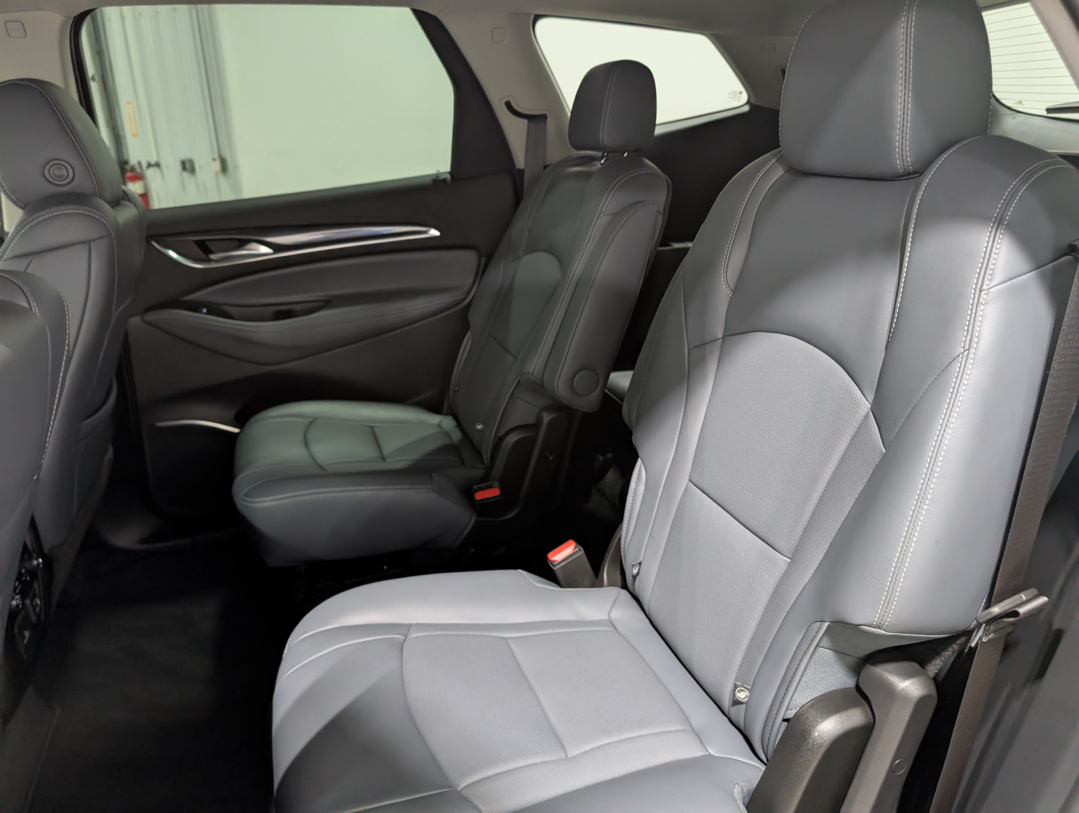 Used 2020 Buick Enclave Premium w/ Sun and Sites Package AWD/4WD image 15
