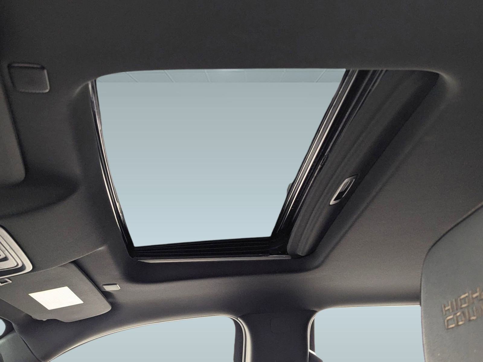 Used 2024 Chevrolet Silverado 2500 High Country w/ High Country Premium Package image 12