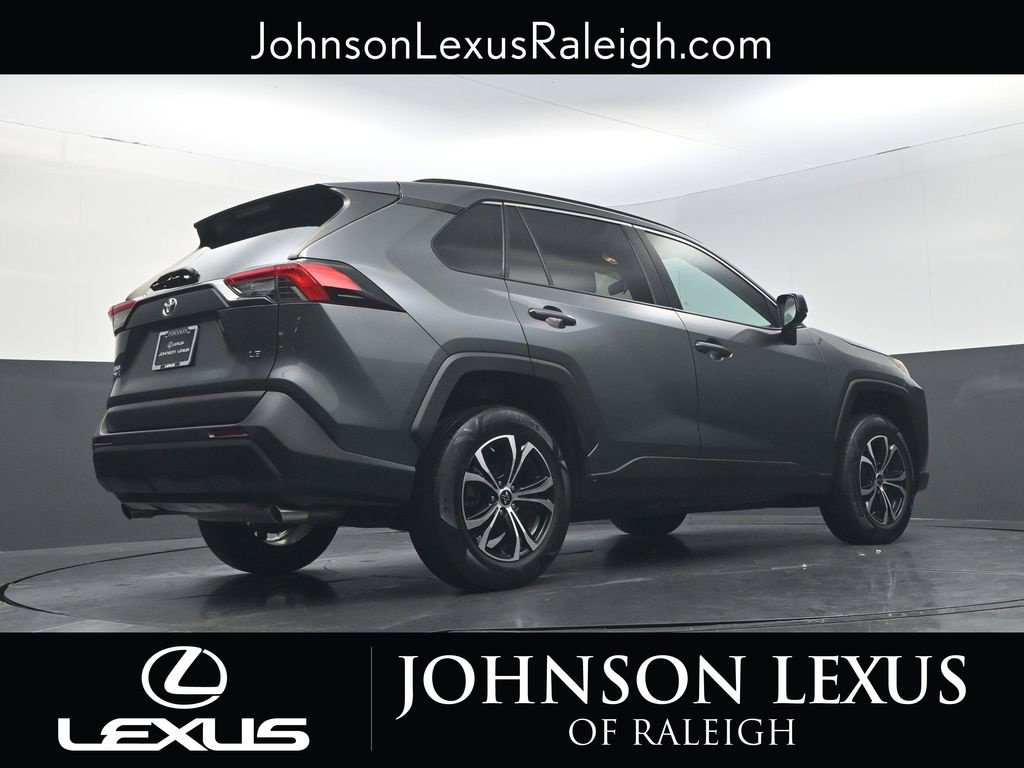 Used 2021 Toyota RAV4 LE FWD image 19