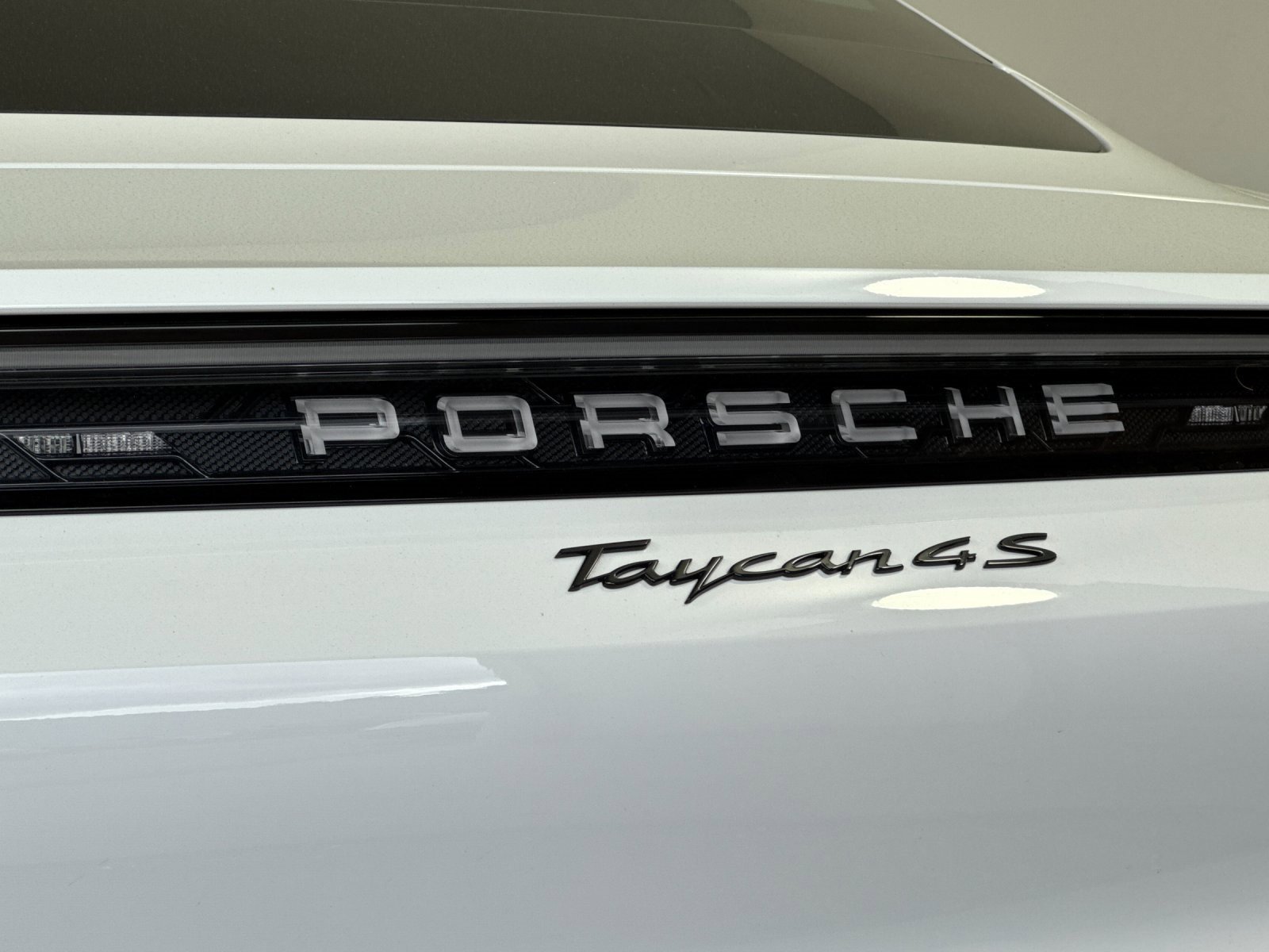 Used 2025 Porsche Taycan 4S image 33