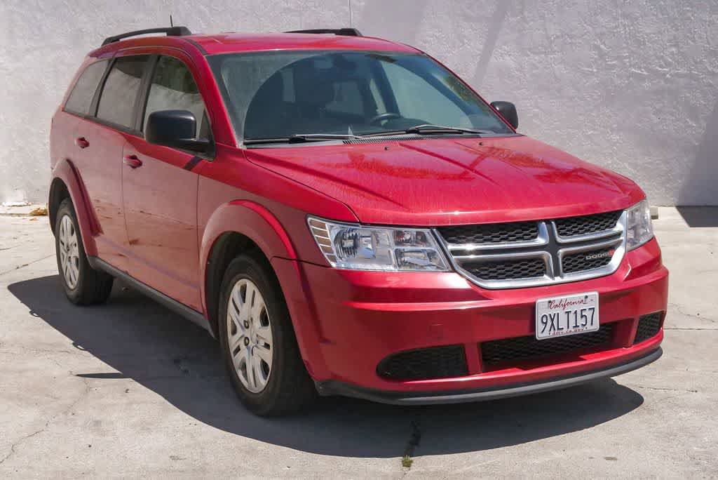 Used 2019 Dodge Journey SE FWD image 3