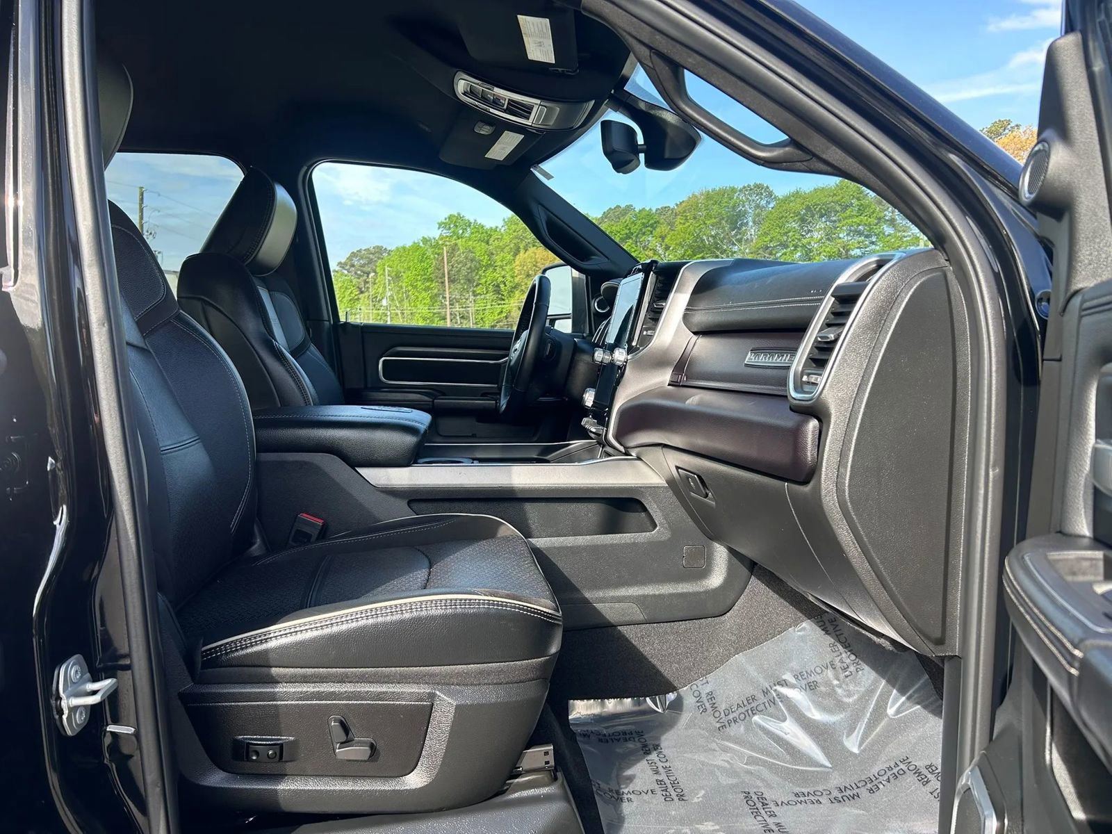 Used 2024 RAM 2500 Laramie w/ Night Edition image 10